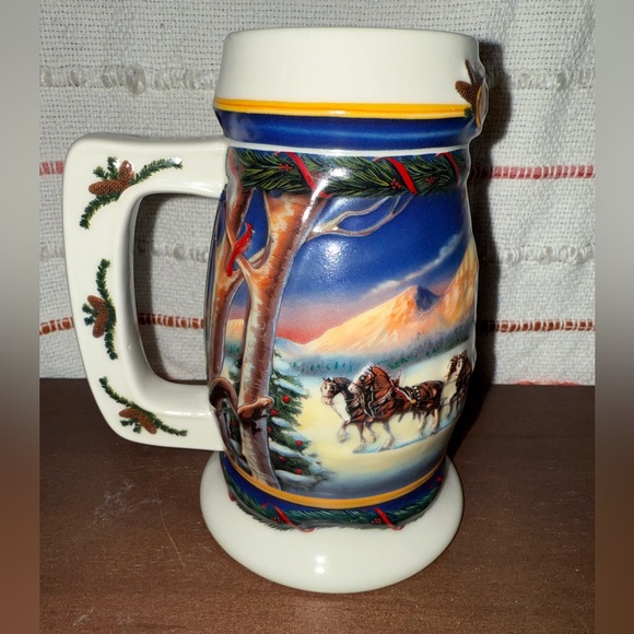 Vintage Budweiser Holiday Stein 2000 - Festive Red and Blue - Picture 5 of 15